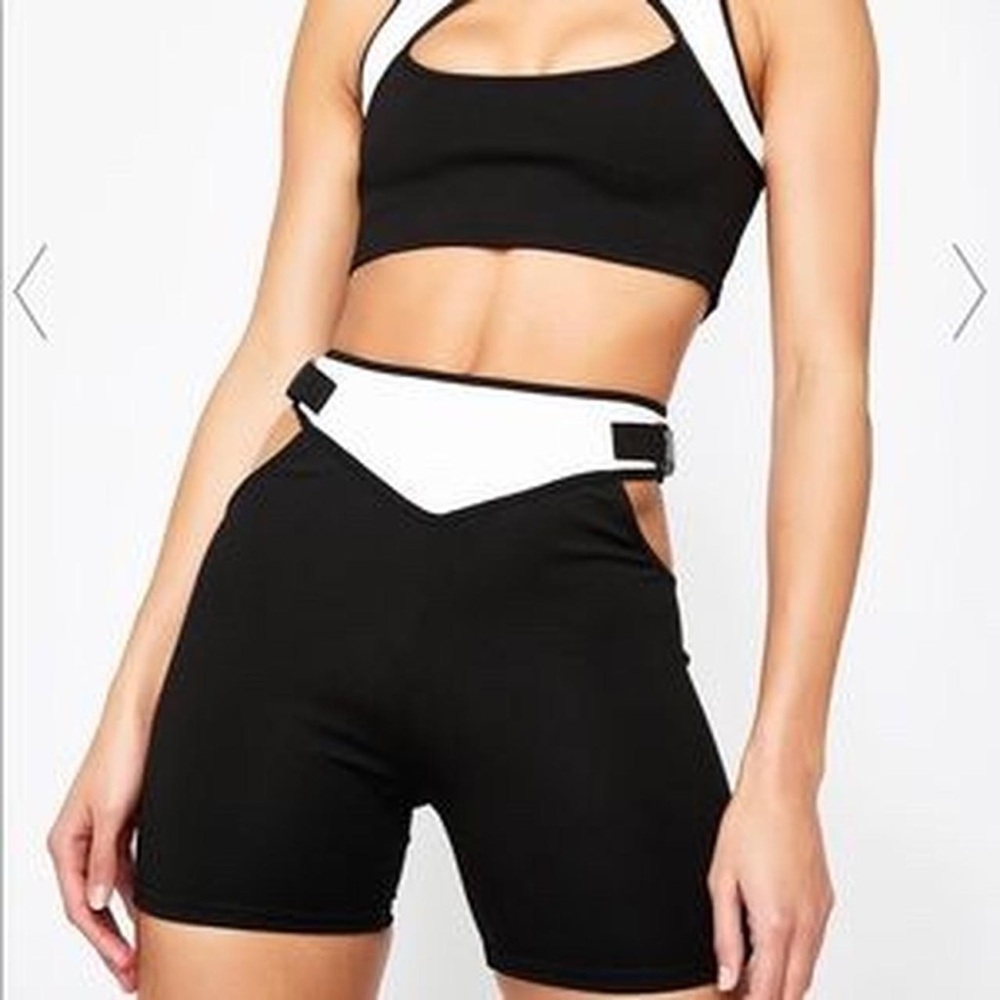 Poster girl high-cut shorts size M